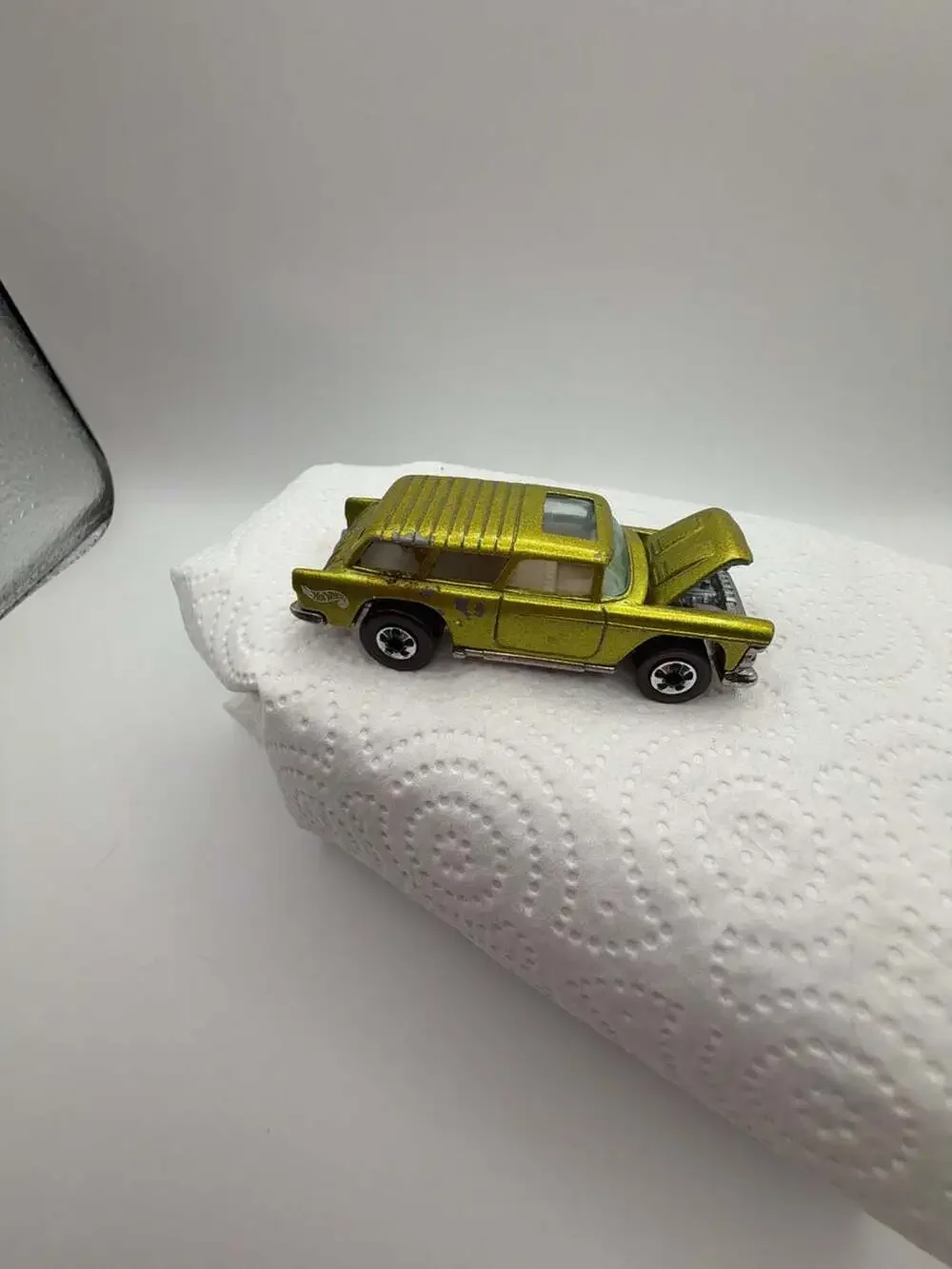 Hot Wheels Vintage 1957 Chevy Nomad Gold Sparkle Toy Car With Opening Hood